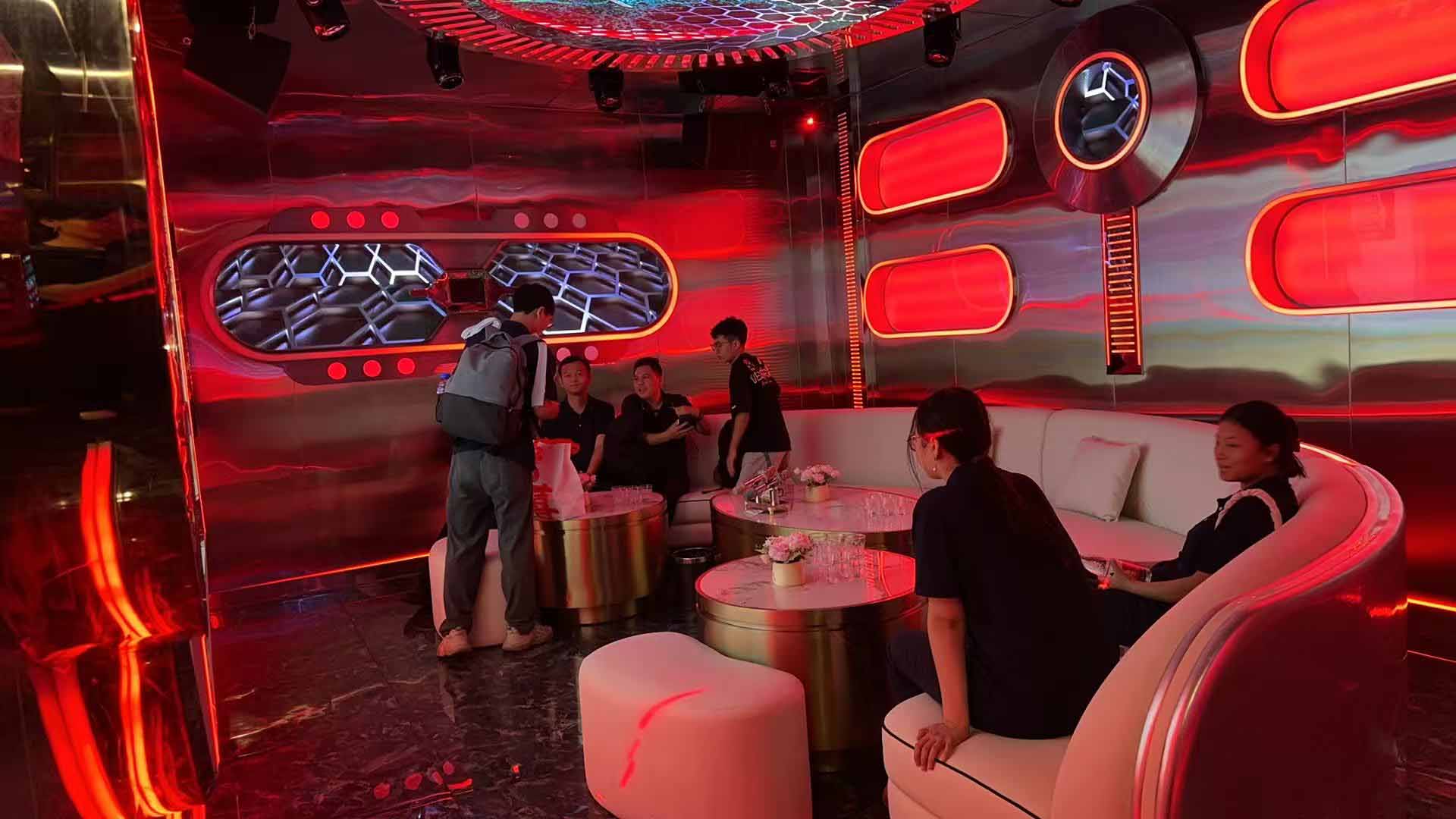 久信達科技公司員工齊聚光明區蠄蜍石，開啟活力爬山之旅暨團建活動(圖6)